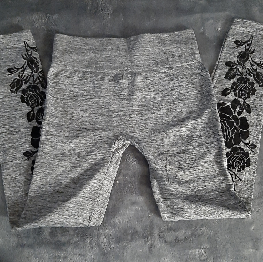 Streetwear Society, Juniors Grey Fleece Leggings Size M/L